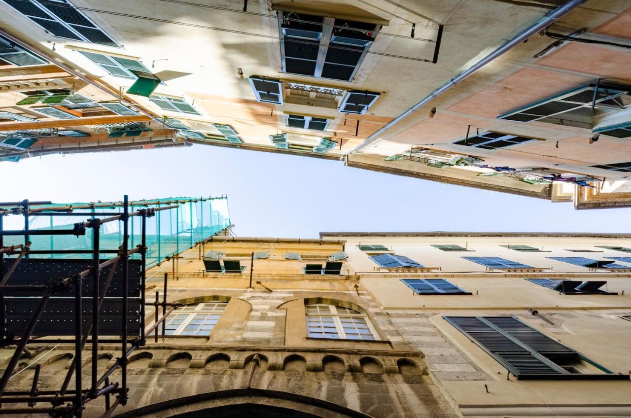 Ferienwohnung Joivy Vibrant Open-Plan Apt For 6 In Historic Centre Genua Exterior foto