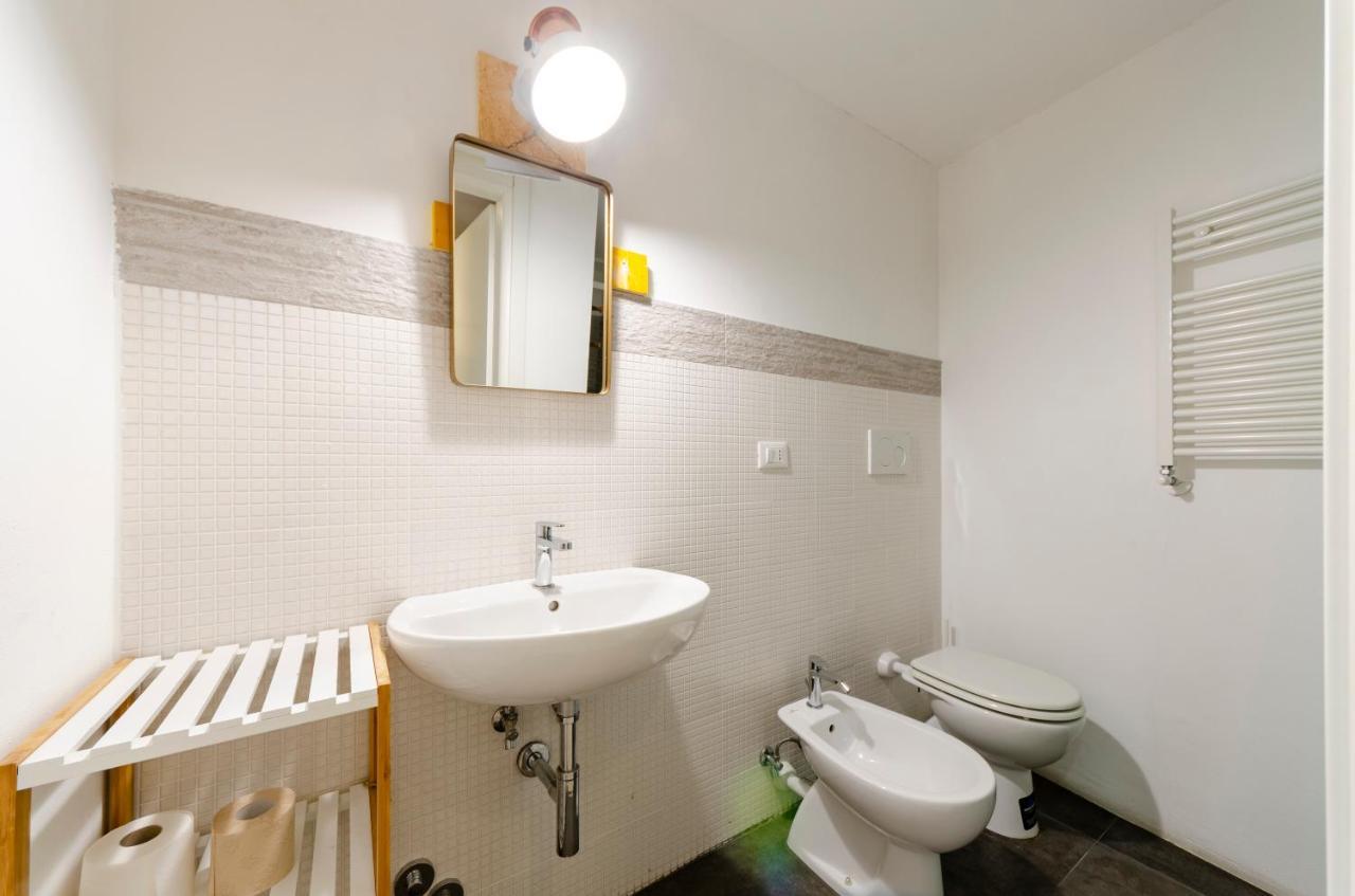 Ferienwohnung Joivy Vibrant Open-Plan Apt For 6 In Historic Centre Genua Exterior foto