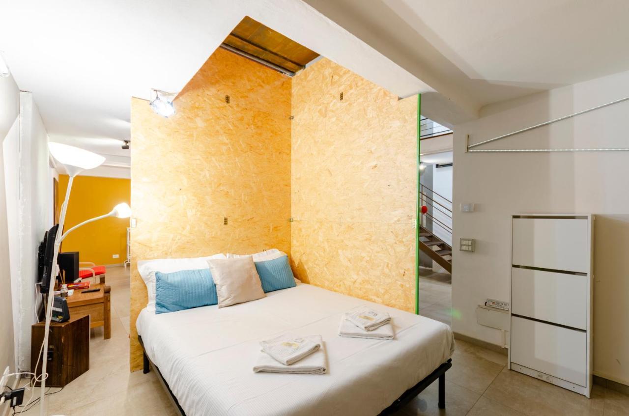 Ferienwohnung Joivy Vibrant Open-Plan Apt For 6 In Historic Centre Genua Exterior foto